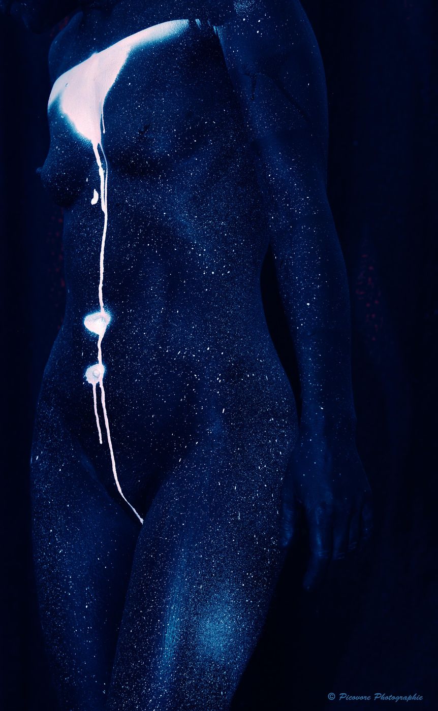 Dark Sensuality, essai